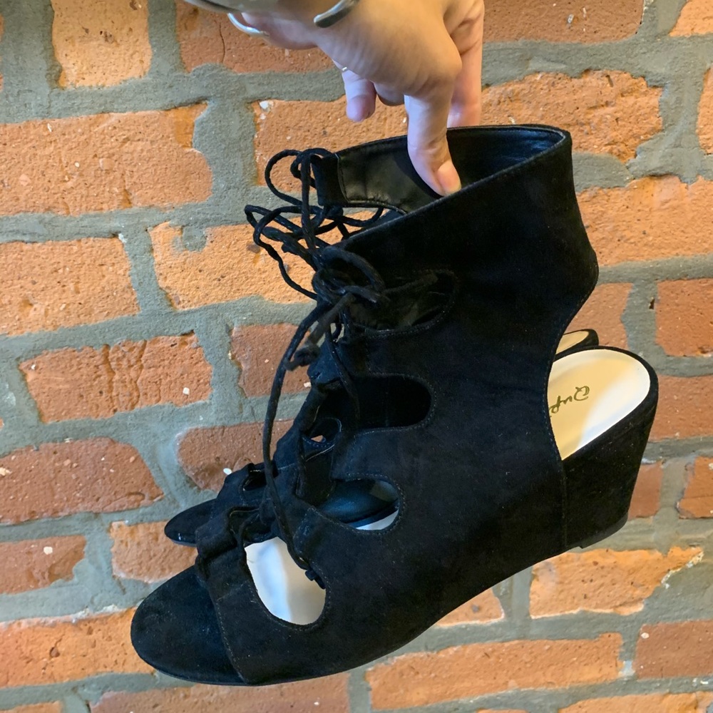 Qupid lace up wedge sandals size 9